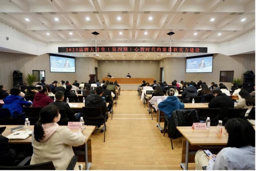 d76bf5ae-5b9e-469d-a9e4-c258594bb9c1